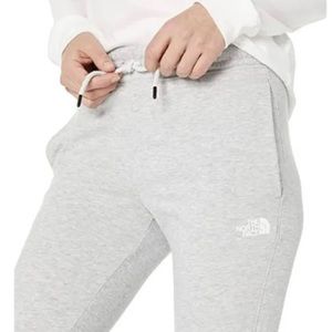 THE NORTH FACE Women's Large Half Dome Crop Jogger Pants Light Grey Heather